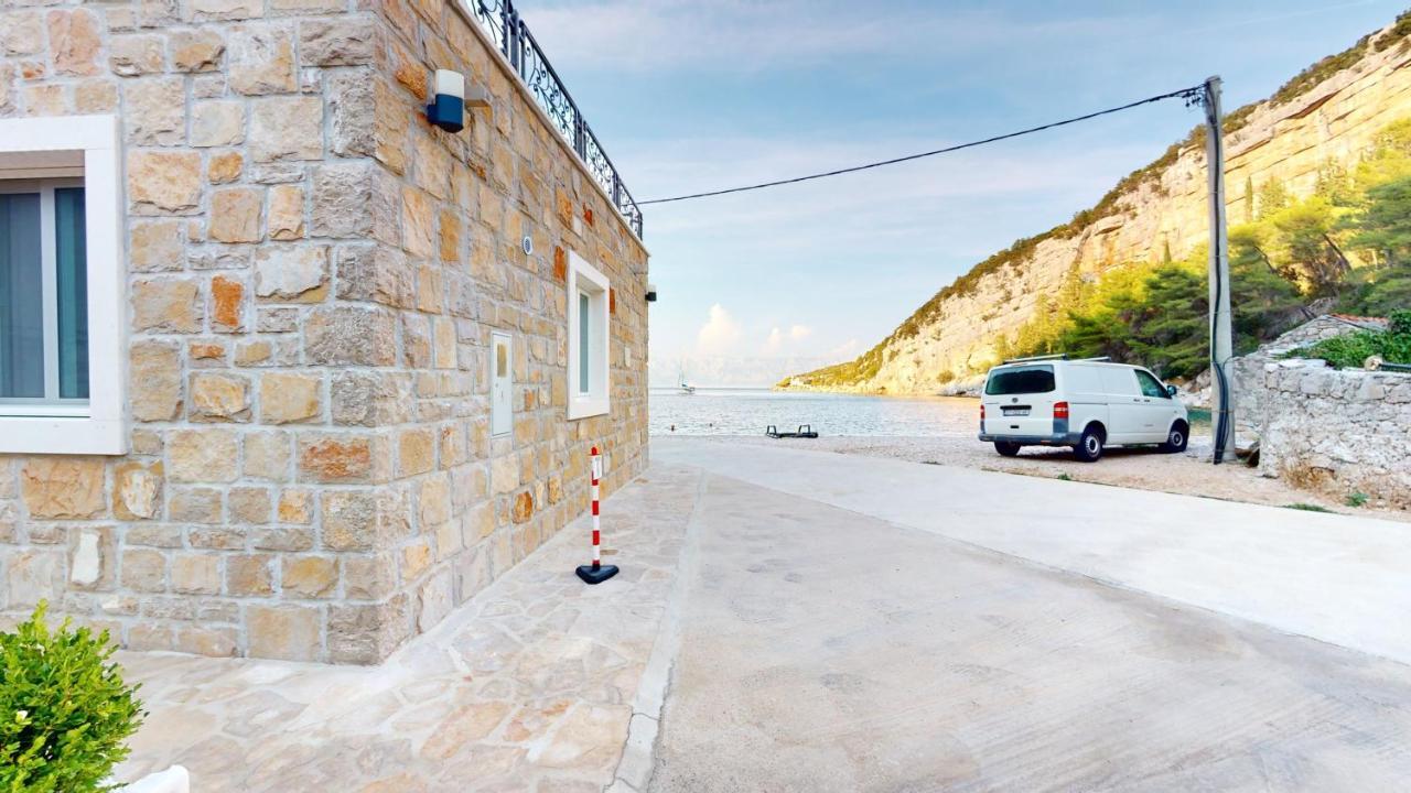 Zen-Pok House On The Beach - Pokrivenik Zastražišće Εξωτερικό φωτογραφία